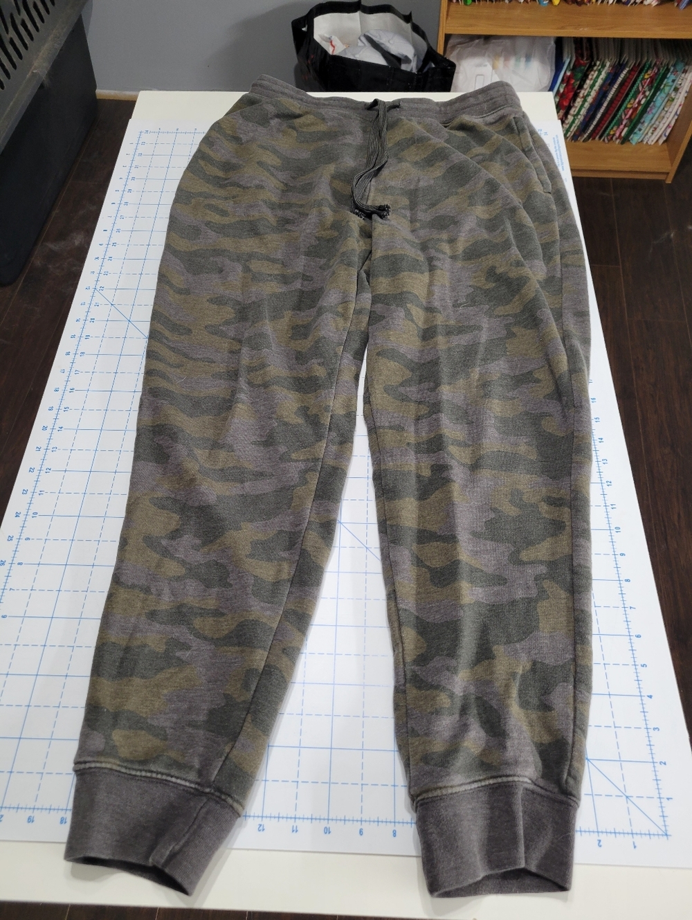 Camo Drawstring Jogger Pants - Picture 2 of 4